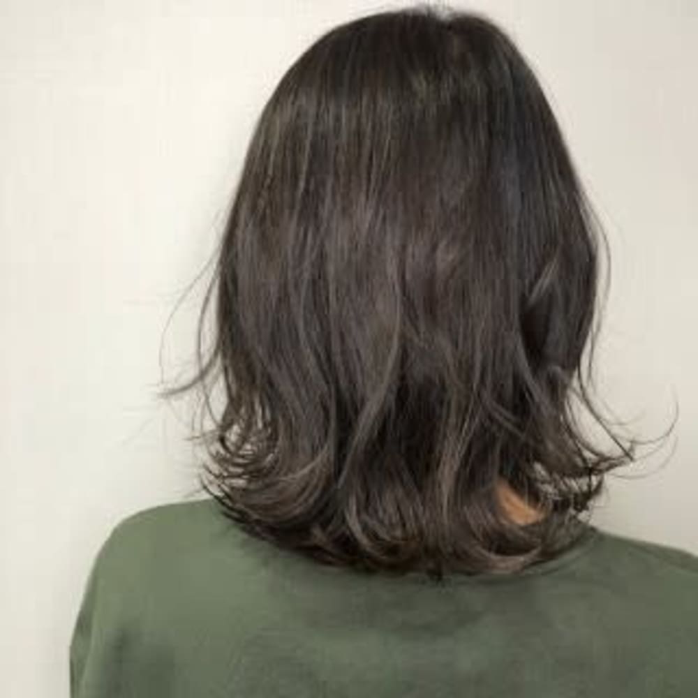 ミディアムボブ ナチュラルハイライト Eleanor 梅田店 エレノアウメダテン のヘアスタイル 美容院 美容室を予約するなら楽天ビューティ