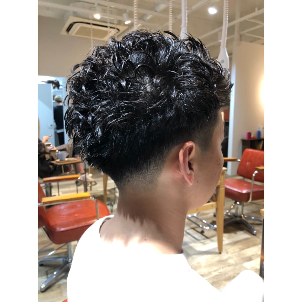 定番 パーマ フェードスタイル Nap Hair Scoya ナップ ヘアー スコヤ のヘアスタイル 美容院 美容室を予約するなら楽天ビューティ 定番 パーマ フェードスタイル Nap Hair Scoya ナップ ヘアー スコヤ のヘアスタイル 美容院 美容室を予約するなら楽天ビューティ