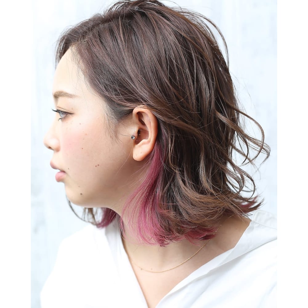 インナーカラー ピンクバイオレット デザインカラー Hair Make Rise 阿倍野区 西田辺店 ヘアーメイク ライズ アベノク ニシタナベテン のヘアスタイル 美容院 美容室を予約するなら楽天ビューティ