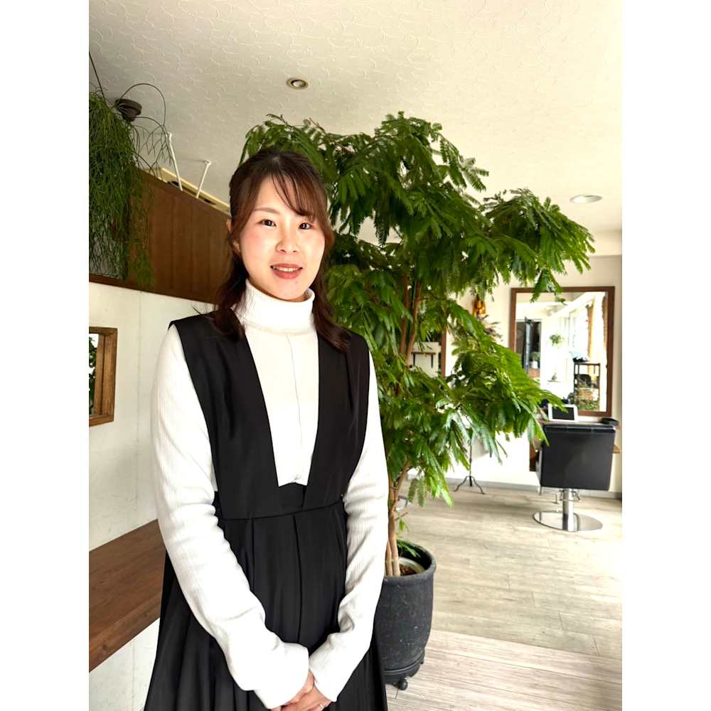 岡本 美可 Utile ユティル のスタッフ 美容院 美容室を予約するなら楽天ビューティ