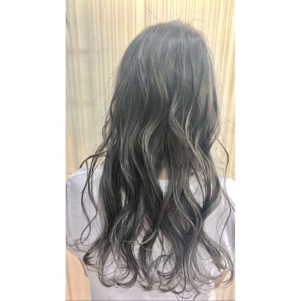 ホワイティグレージュ Rea By Kenje レアバイケンジ のヘアスタイル 美容院 美容室を予約するなら楽天ビューティ ホワイティグレージュ Rea By Kenje レアバイケンジ のヘアスタイル 美容院 美容室を予約するなら楽天ビューティ