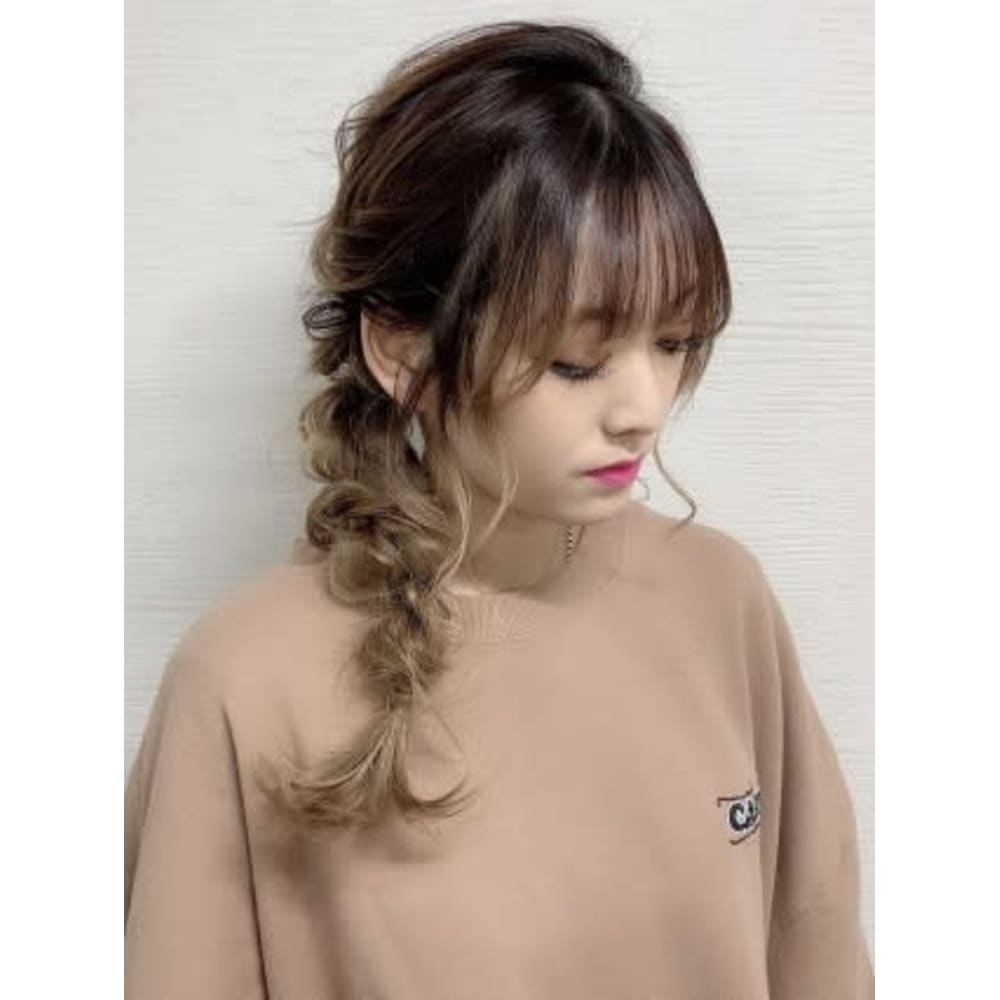 編みおろし ヘアアレンジ ハイトーン 池袋 Prize Iris 池袋東口店 プライズアイリス イケブクロヒガシグチテン のヘアスタイル 美容院 美容室を予約するなら楽天ビューティ