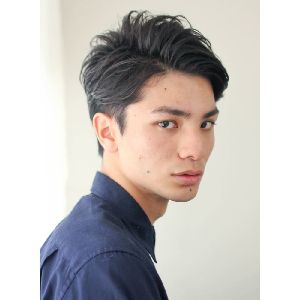 大人ツーブロックでスタイリッシュなヘア Circus By Beautrium 青山 サーカスバイビュートリアム アオヤマ のヘアスタイル 美容院 美容室を予約するなら楽天ビューティ