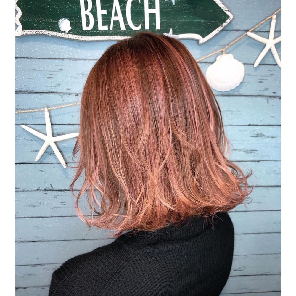 トレンドカラー 明るめピンクブラウン Loco ロコ のヘアスタイル