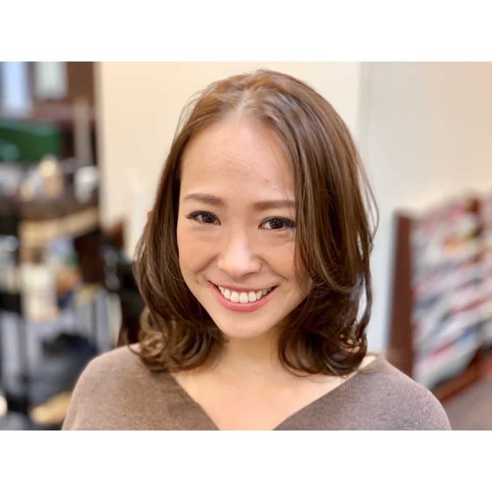 かき上げセミディ ハイライト立体カラー Rene 経堂店 ルネ キョウドウテン のヘアスタイル 美容院 美容室を予約するなら楽天ビューティ