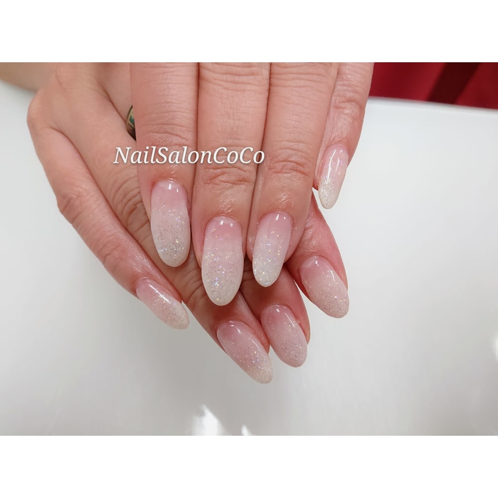 ホワイトグラデーション Nail Salon Coco ココ のネイルデザイン ネイル まつげサロンを予約するなら楽天ビューティ