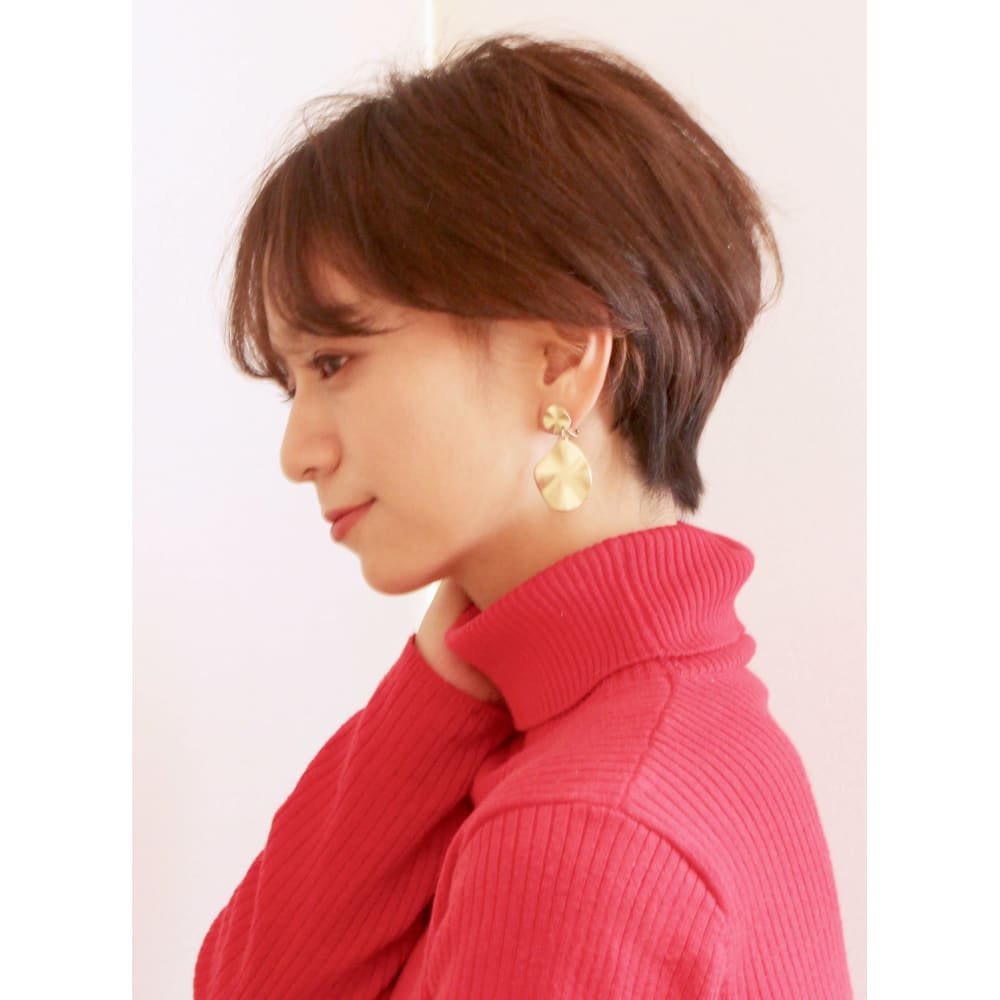 アッシュブラウンの綺麗目ショート イルミナカラー Circus By Beautrium 表参道 サーカスバイビュートリアム のヘアスタイル 美容院 美容室を予約するなら楽天ビューティ