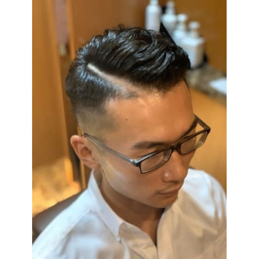 ハードパートバーバーフェードパーマコームオーバー ヘアーモードキクチ 銀座店 ヘアーモードキクチ のヘアスタイル 美容院 美容室を予約するなら楽天ビューティ ハードパートバーバーフェードパーマコームオーバー ヘアーモードキクチ 銀座店 ヘアーモードキクチ のヘアスタイル 美容院 美容室を予約するなら楽天ビューティ