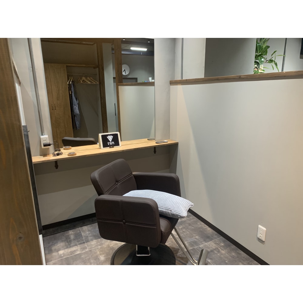 Men S Hair Salon Ven メンズヘアサロンヴェン の予約 サロン情報