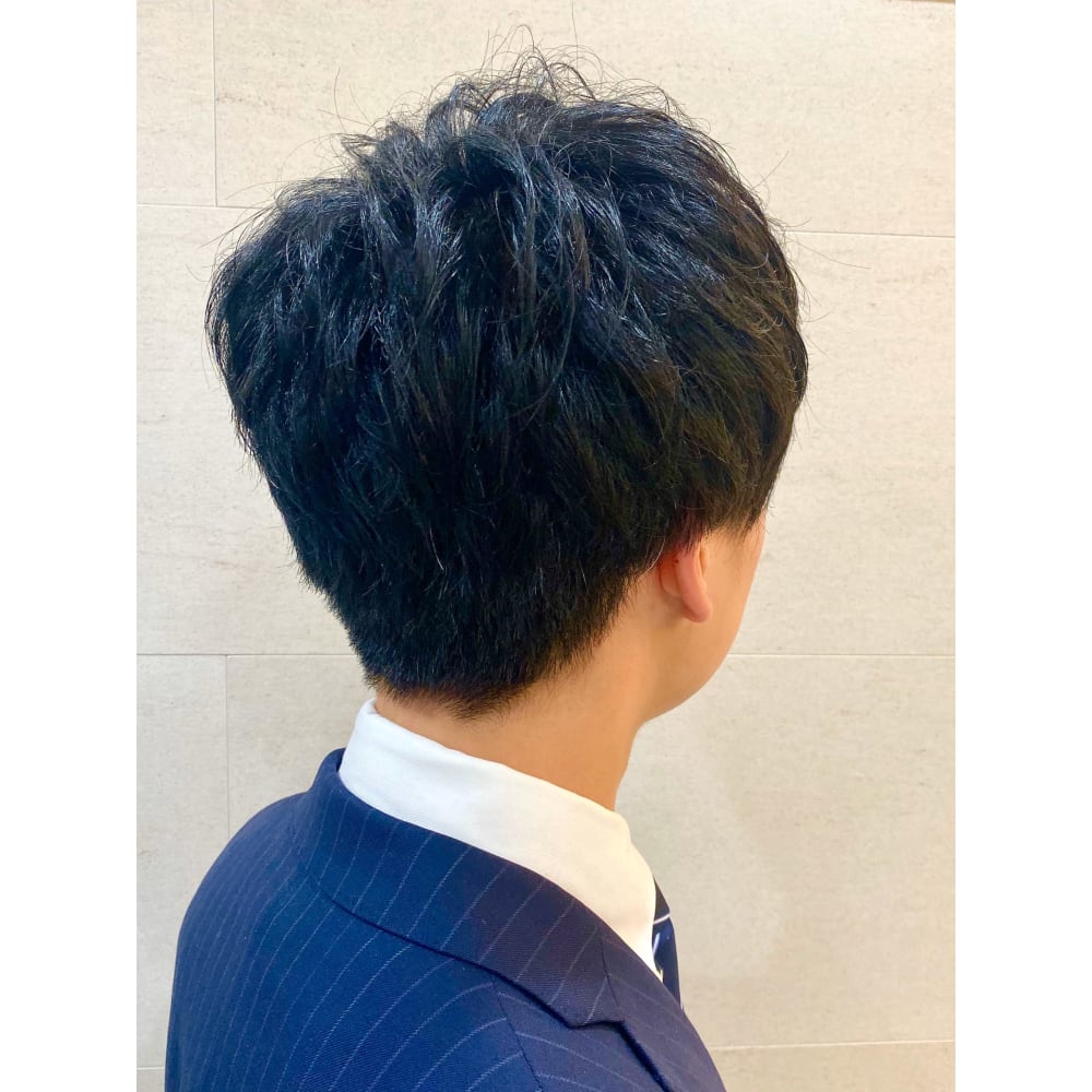 女性ウケ 爽やかビジネスマッシュ グレイスフルバーバー プラチナム グレイスフルバーバー プラチナム のヘアスタイル 美容院 美容室を予約するなら楽天ビューティ