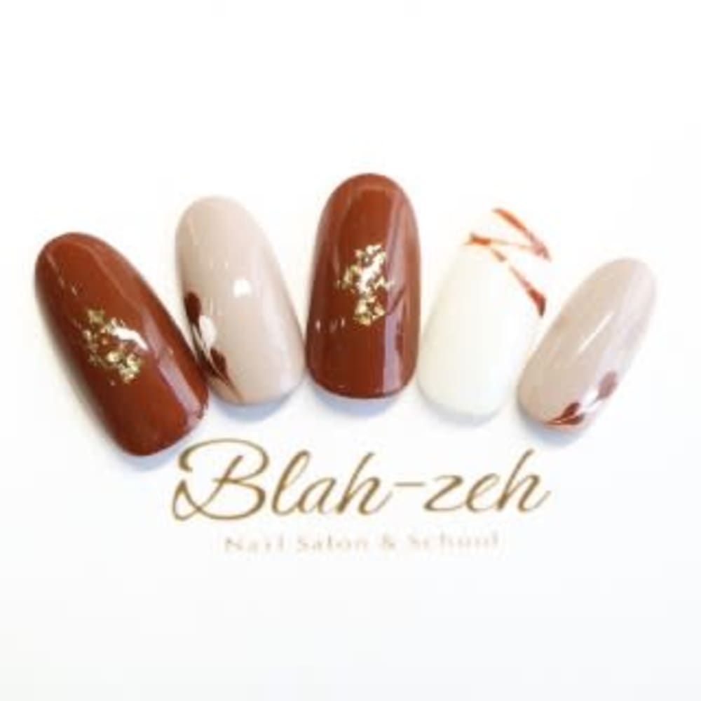 チョコレート ピーコックネイル Blah Zeh ブラゼ のネイルデザイン ネイル まつげサロンを予約するなら楽天ビューティ