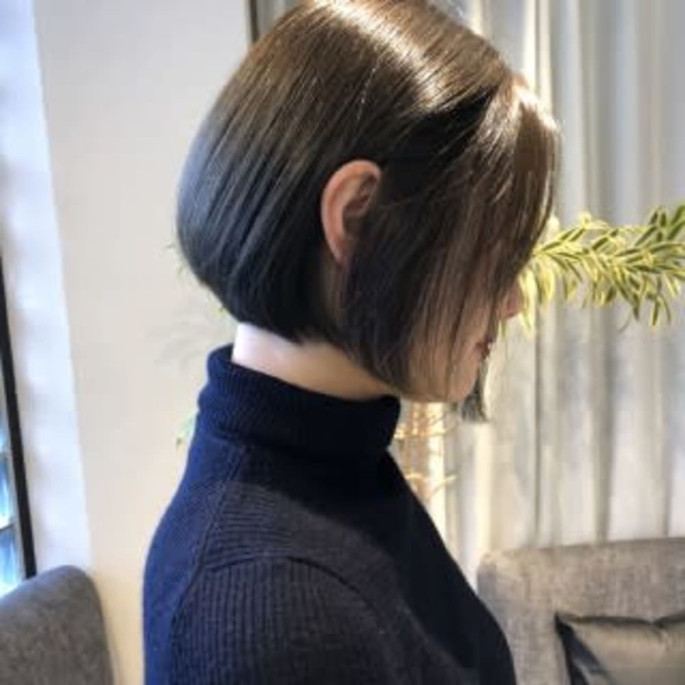 前下がりミニボブ Eleanor 梅田店 エレノアウメダテン のヘアスタイル 美容院 美容室を予約するなら楽天ビューティ