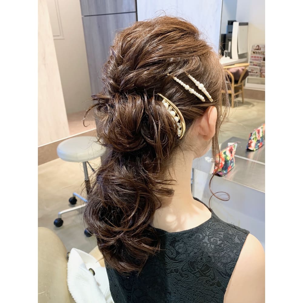 結婚式 二次会に 大人女子におすすめの柔らかローポニー Hair Make Opsis オプシス のヘアスタイル 美容院 美容室を予約するなら楽天ビューティ 結婚式 二次会に 大人女子におすすめの柔らかローポニー Hair Make Opsis オプシス のヘアスタイル 美容院 美容室を予約するなら楽天ビューティ