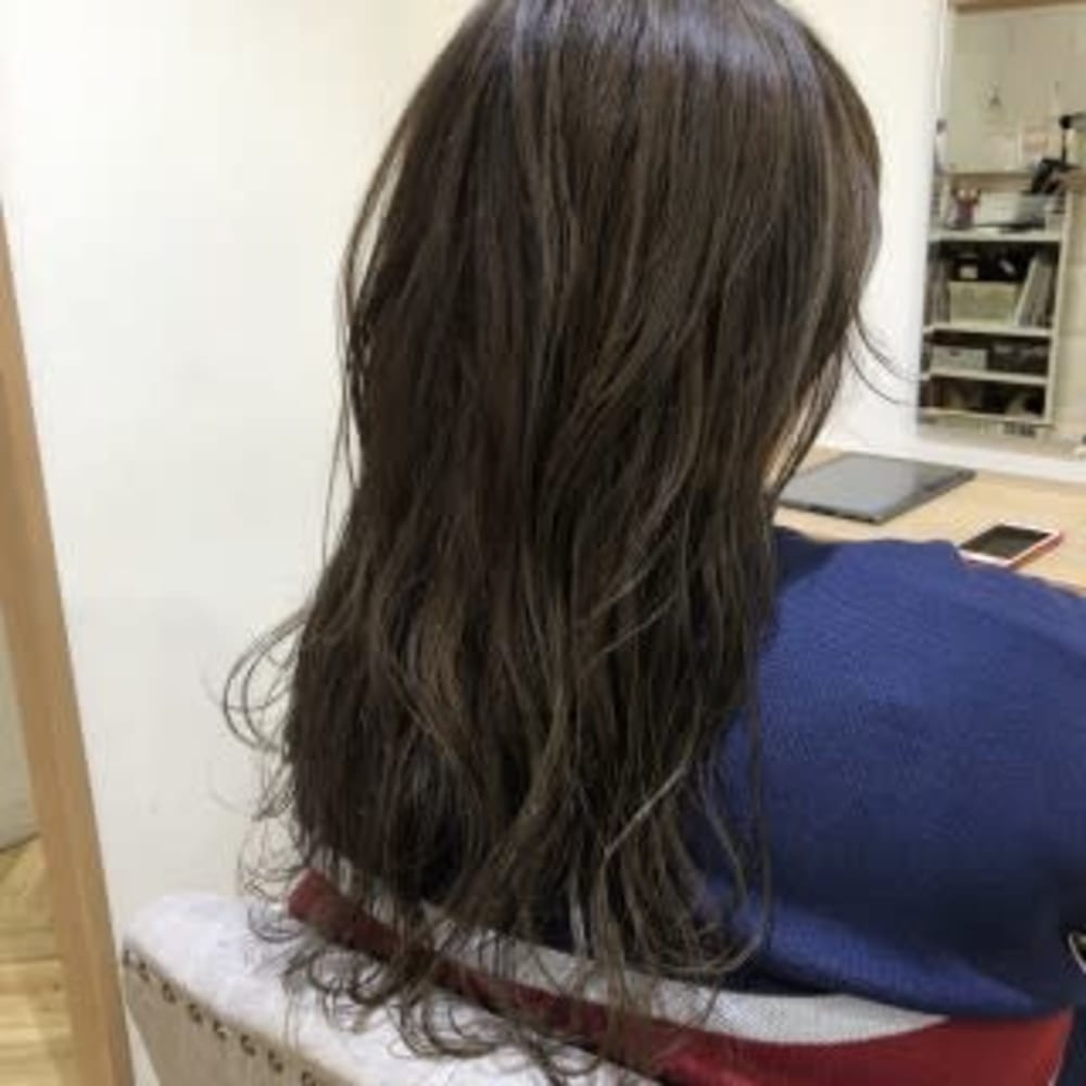マットベージュ ハイライト Luana Hair Treatment ルアナヘアーアンドトリートメント のヘアスタイル 美容院 美容室を予約するなら楽天ビューティ