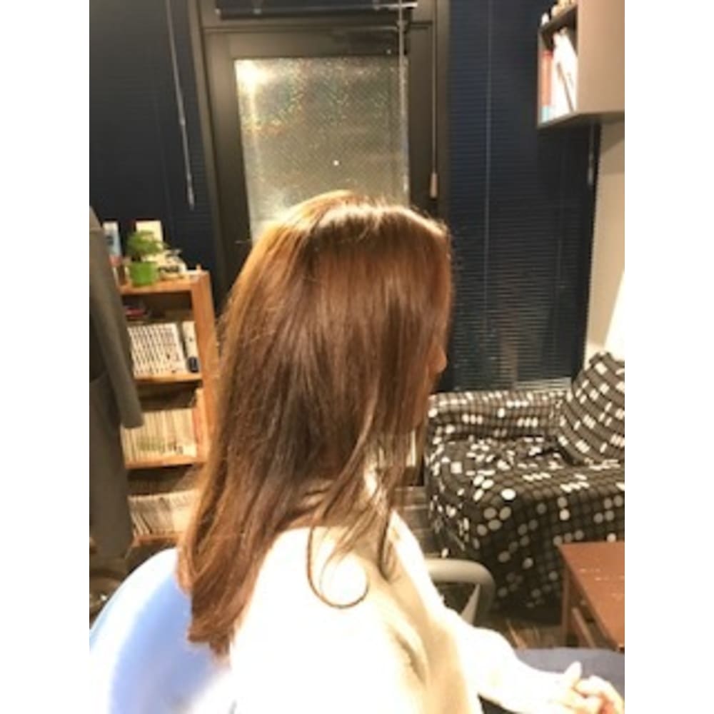 ロングレイヤースタイルの毛先にワンカールをプラス Tempo Hair Salon テンポ のヘアスタイル 美容院 美容室を予約するなら楽天ビューティ