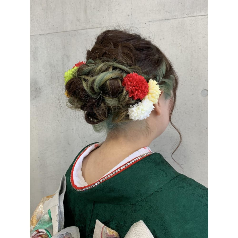 成人式アップ インナーカラー Emu International 春日部本店 エムインターナショナル のヘアスタイル 美容院 美容室を予約するなら楽天ビューティ