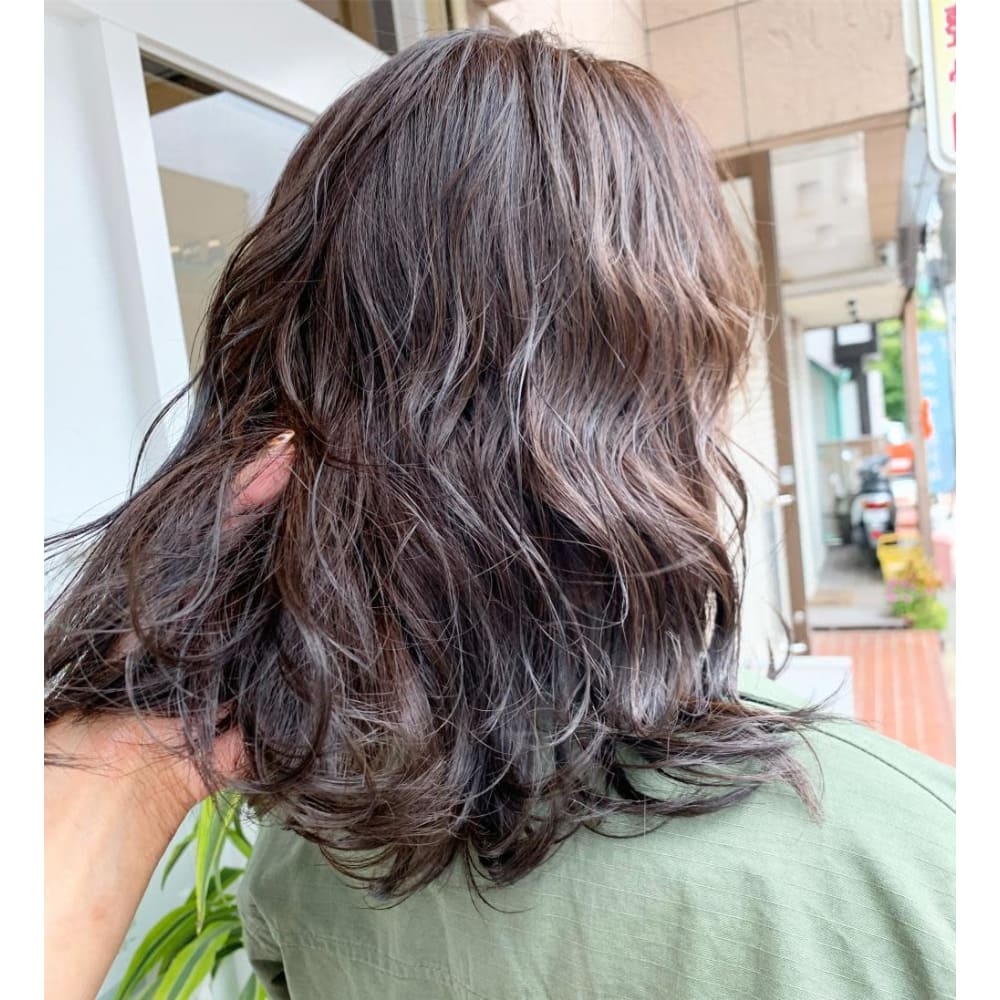 年大人気 白髪染め パープルベージュ ｃｒｅａ能見台 クレアノウケンダイ のヘアスタイル 美容院 美容室を予約するなら楽天ビューティ