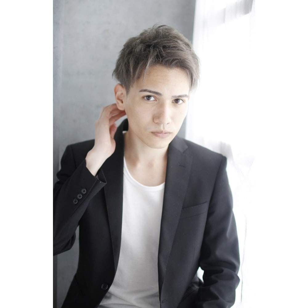 代30代40代 ハイトーン ワイルドアップバング 宝塚 Mirror N ミラープラスエヌ のヘアスタイル 美容院 美容室を予約するなら楽天ビューティ