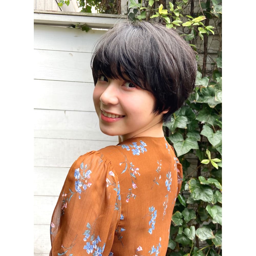 大人のシンプルマッシュショート Beautrium 福岡 ビュートリアム のヘアスタイル 美容院 美容室を予約するなら楽天ビューティ