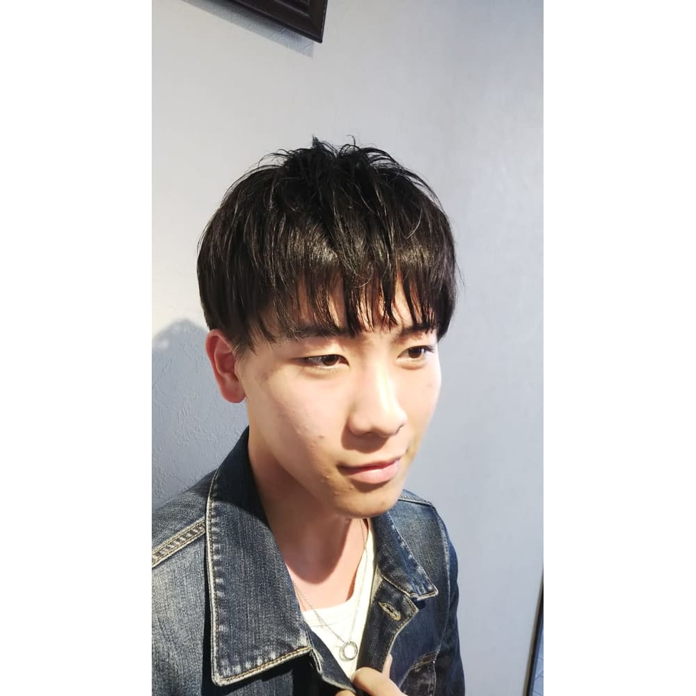 メンズレイヤーマッシュ Voyage Hair Face ヴォヤージュ ヘアー アンド フェイス のヘアスタイル 美容院 美容室を予約するなら楽天ビューティ