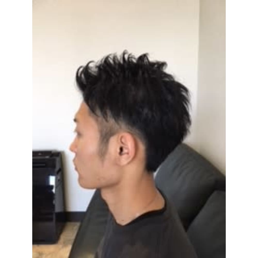 メンズアップバングベリーショートツーブロック Voyage Hair Face ヴォヤージュ ヘアー アンド フェイス のヘアスタイル 美容院 美容室を予約するなら楽天ビューティ