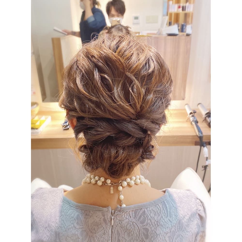 ゆるふわシニヨン Lala Roomo Studio ララルーモスタジオ のヘアスタイル 美容院 美容室を予約するなら楽天ビューティ ゆるふわシニヨン Lala Roomo Studio ララルーモスタジオ のヘアスタイル 美容院 美容室を予約するなら楽天ビューティ