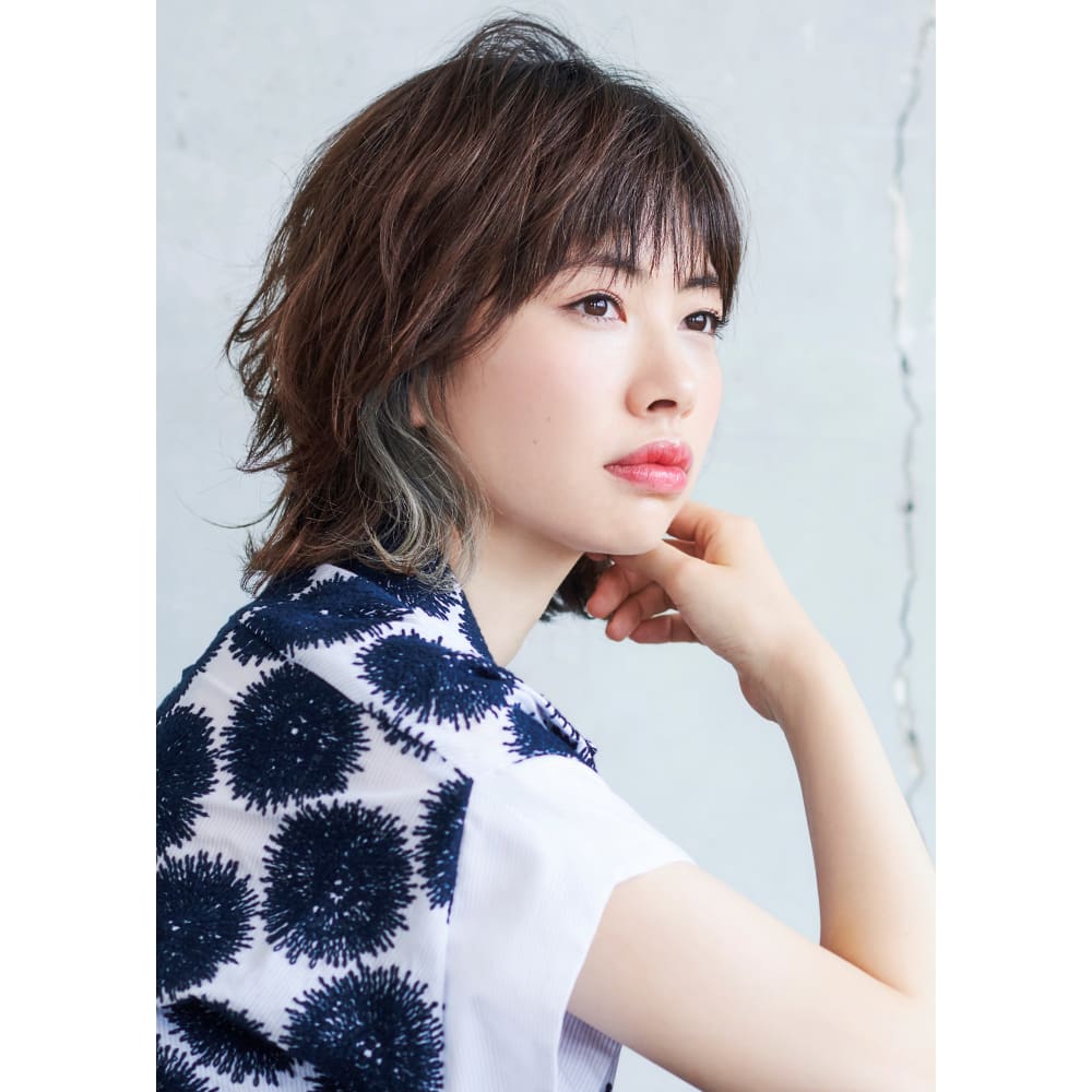 青系のイルミナオーシャンインナーカラー レイヤーボブ Ash 自由が丘店 アッシュ のヘアスタイル 美容院 美容室を予約するなら楽天ビューティ