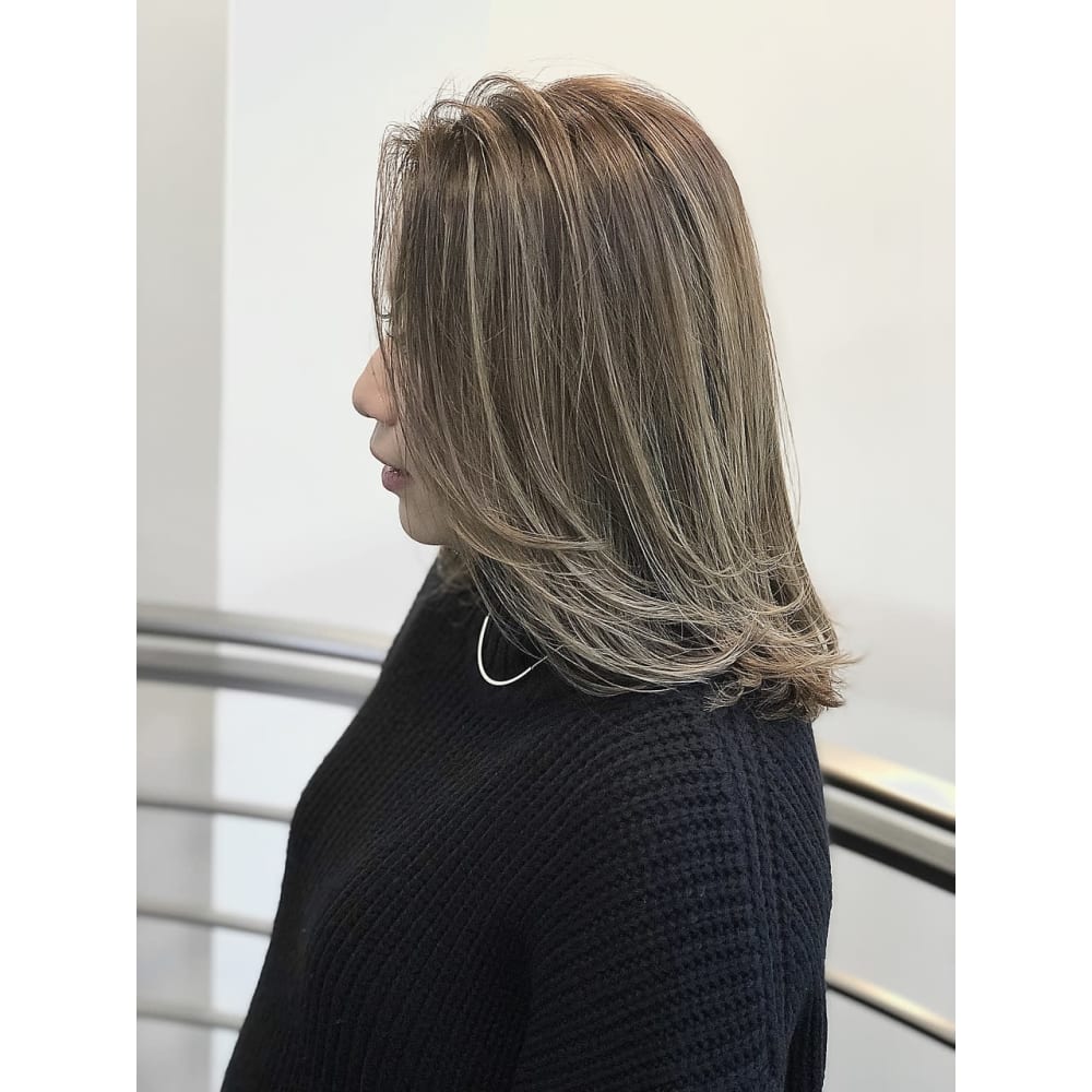 ハイライト オリーブベージュ Air エアー のヘアスタイル 美容院 美容室を予約するなら楽天ビューティ