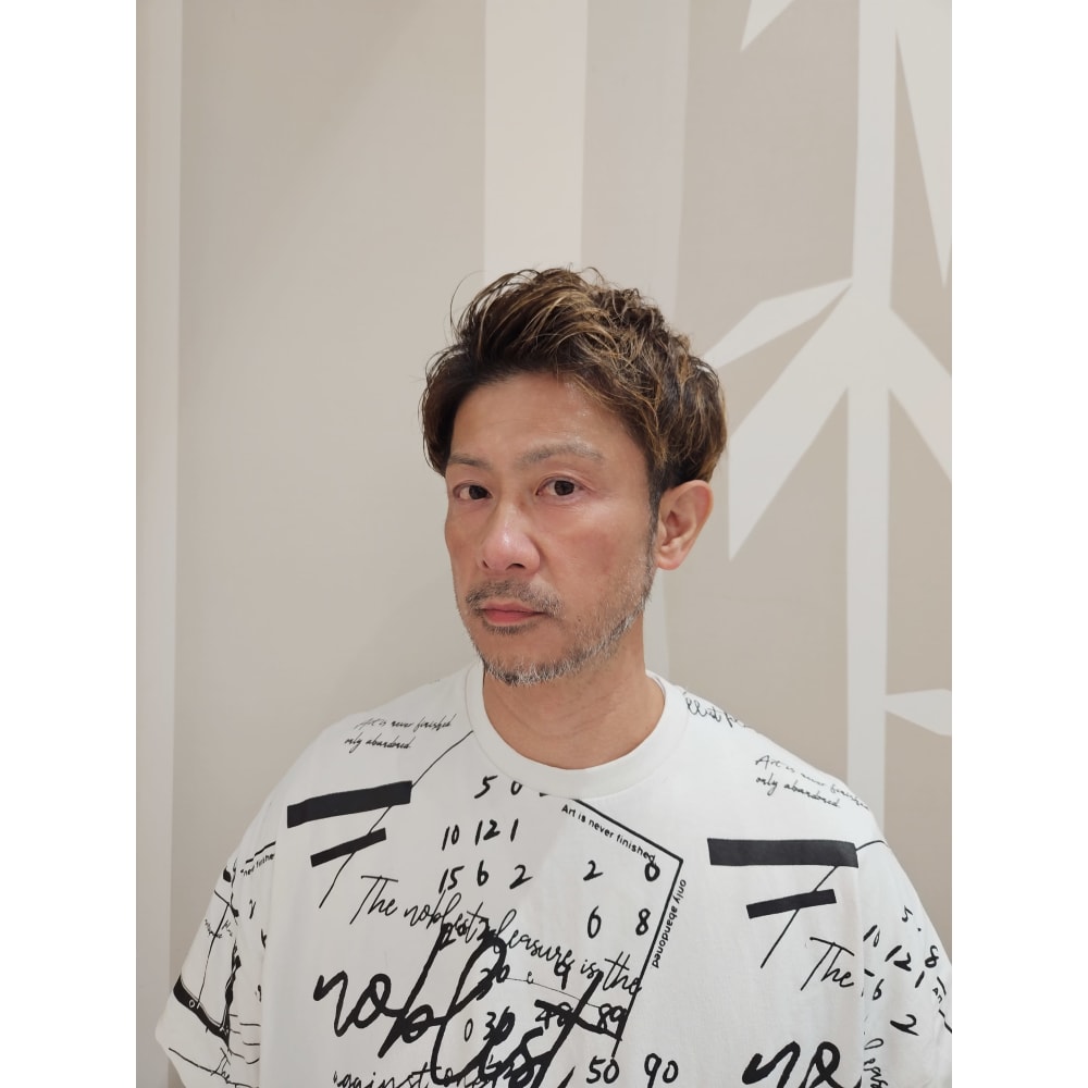 岩井 一雅 La Luce ラルーチェ のスタッフ 美容院 美容室を予約するなら楽天ビューティ