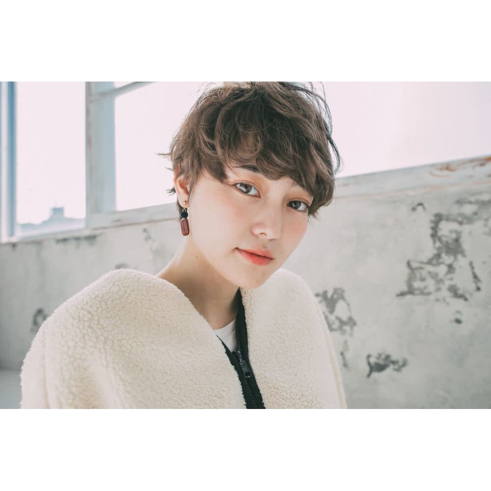 大人可愛いマッシュショート F Parade エフパレード のヘアスタイル 美容院 美容室を予約するなら楽天ビューティ