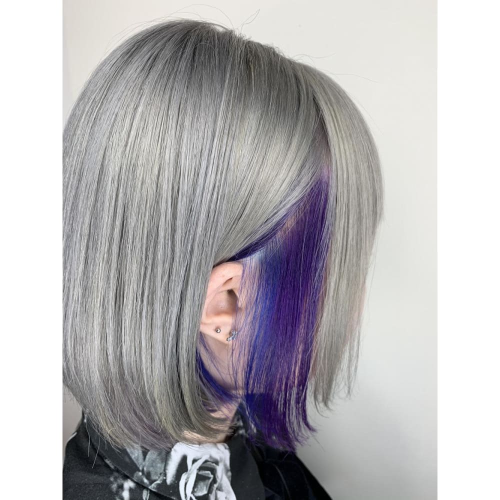 ダブルブリーチでハイトーンインナーカラー Brooch ブローチ のヘアスタイル 美容院 美容室を予約するなら楽天ビューティ