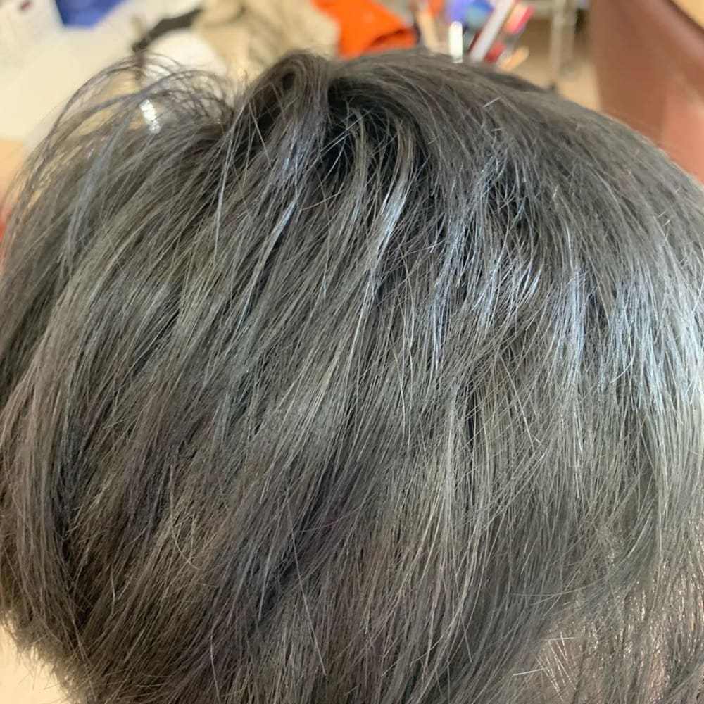 白髪を活かしたアッシュカラー Avant Guerre アバンゲール のヘアスタイル 美容院 美容室を予約するなら楽天ビューティ 白髪を活かしたアッシュカラー Avant Guerre アバンゲール のヘアスタイル 美容院 美容室を予約するなら楽天ビューティ