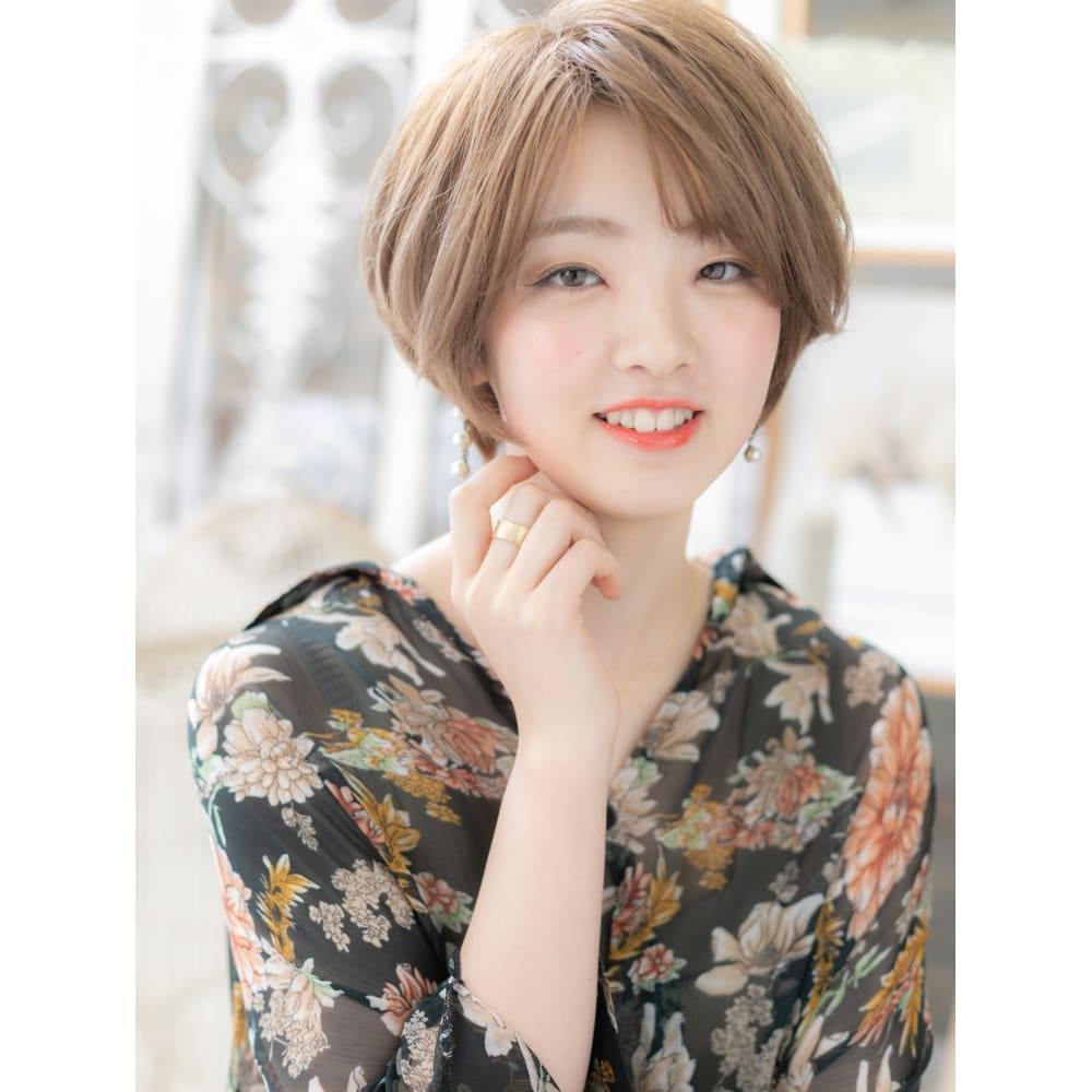 アシンメトリーで美人顔 外国人風前下がりボブ ことりべーじゅ Mod S Hair 上尾 モッズヘア 上尾西口店 モッズヘア アゲオニシグチテン のヘアスタイル 美容院 美容室を予約するなら楽天ビューティ