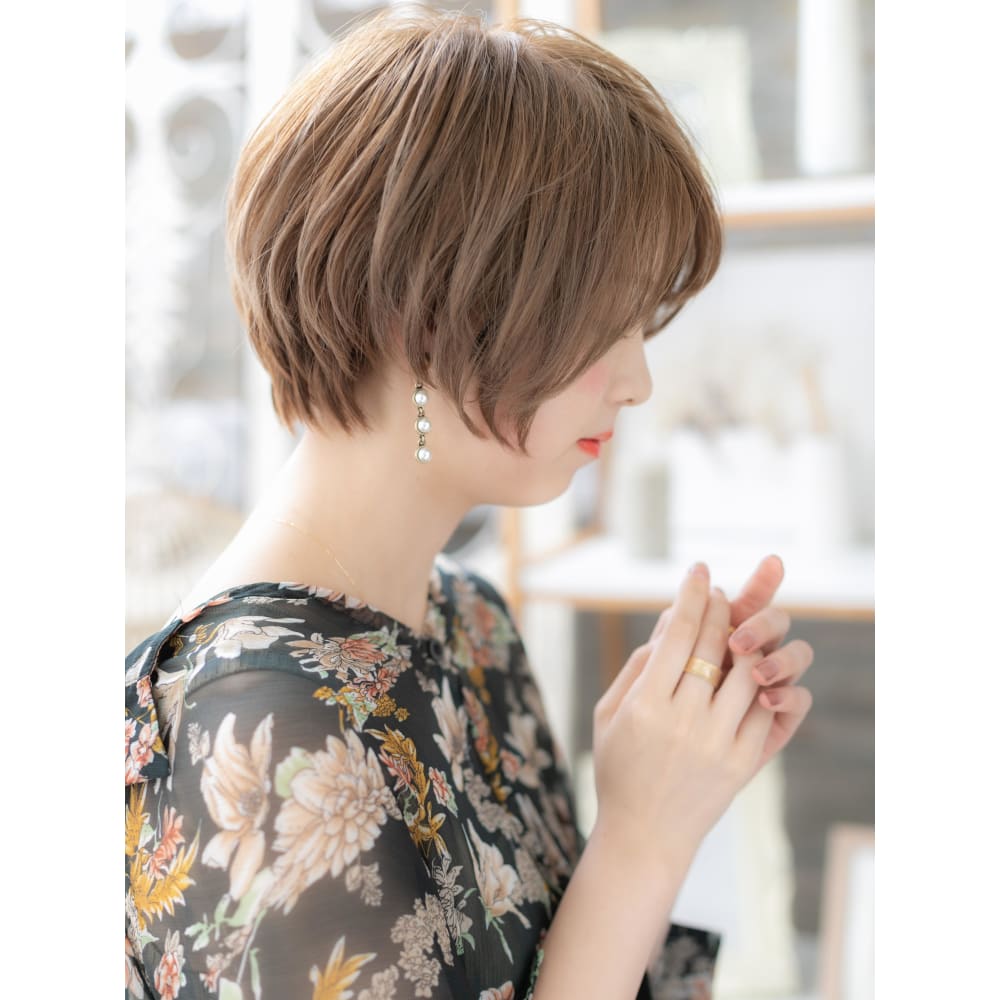 アシンメトリーで美人顔 外国人風前下がりボブ ことりべーじゅ Mod S Hair 上尾 モッズヘア 上尾西口店 モッズヘア アゲオニシグチテン のヘアスタイル 美容院 美容室を予約するなら楽天ビューティ