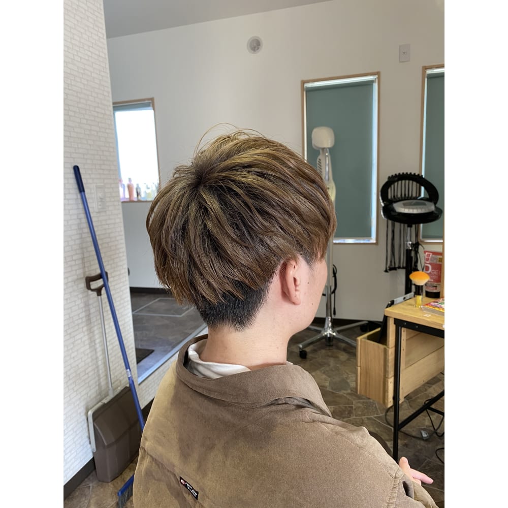 メンズミルクティーブラウン Hair Resort Sea ヘアリゾートシー ヘアリゾートシー のヘアスタイル 美容院 美容室を予約するなら楽天ビューティ