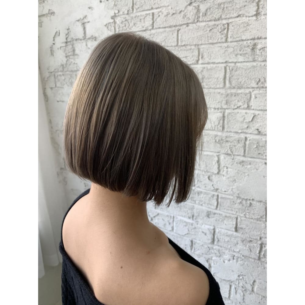 ミルクティーカラーことりベージュ切りっぱなしボブ6106 Prize 池袋西口店 プライズ のヘアスタイル 美容院 美容室を予約するなら楽天ビューティ
