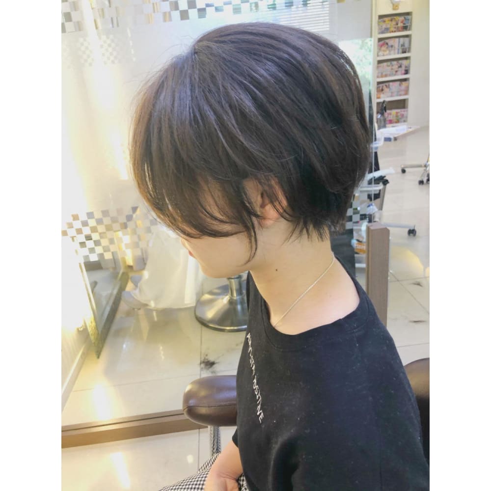 抜け感カジュアルショートボブ Face 磯子 フェイスイソゴ のヘアスタイル 美容院 美容室を予約するなら楽天ビューティ