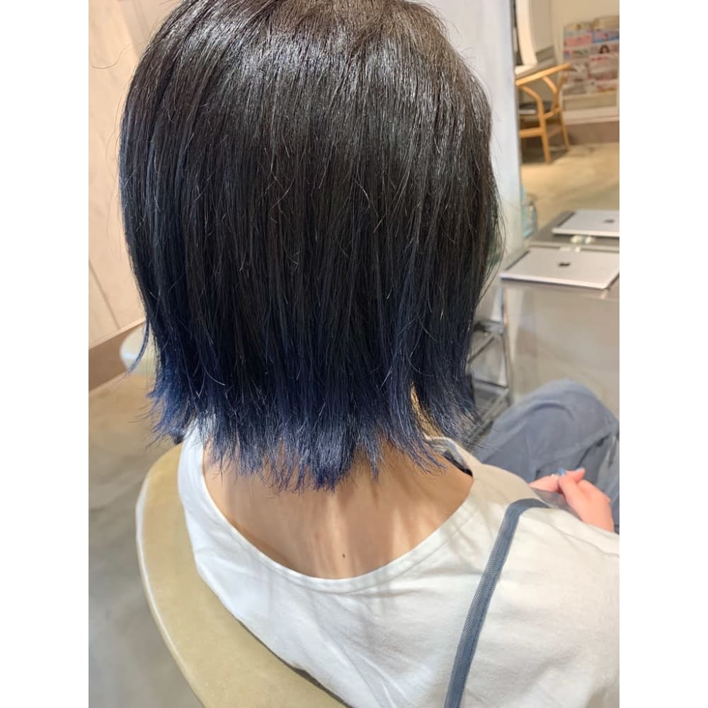 １ブリーチで ブルーの裾カラー Hair Make Opsis オプシス のヘアスタイル 美容院 美容室を予約するなら楽天ビューティ