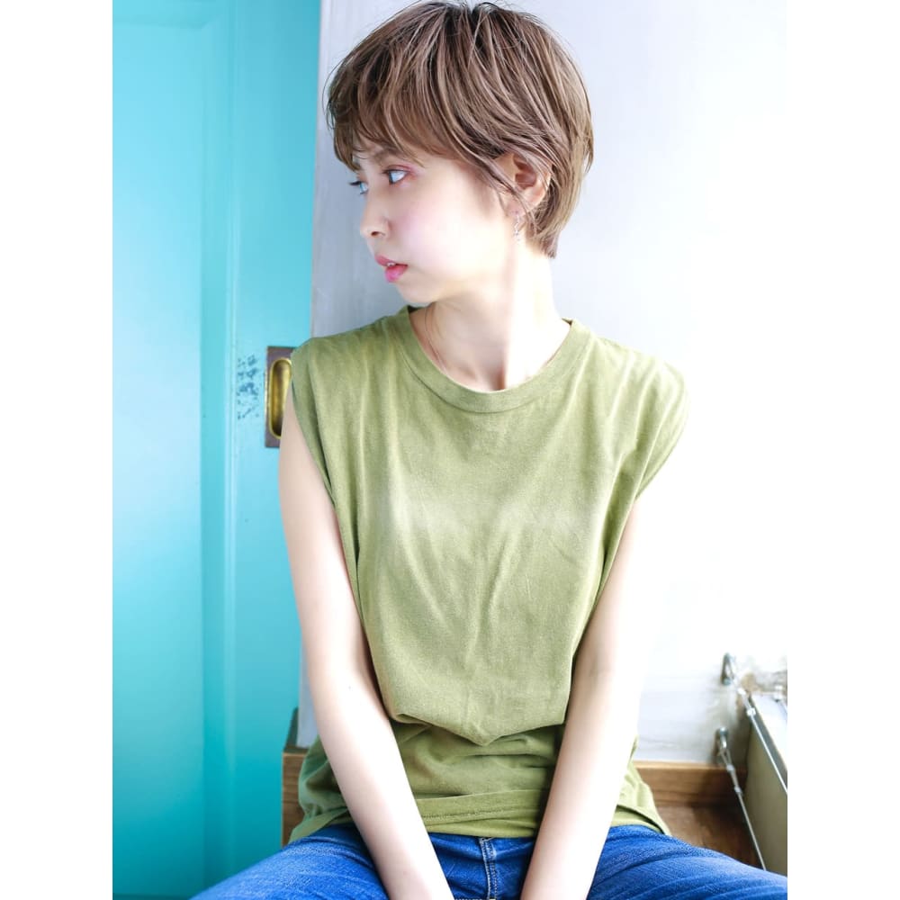ミニショート ことりベージュ Birth バース のヘアスタイル 美容院 美容室を予約するなら楽天ビューティ