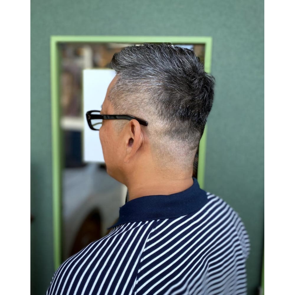 フォワードバングアップスタイル バーバーバー中野 床屋 メンズカット バーバーバーナカノ トコヤ メンズカット のヘアスタイル 美容院 美容室を予約するなら楽天ビューティ