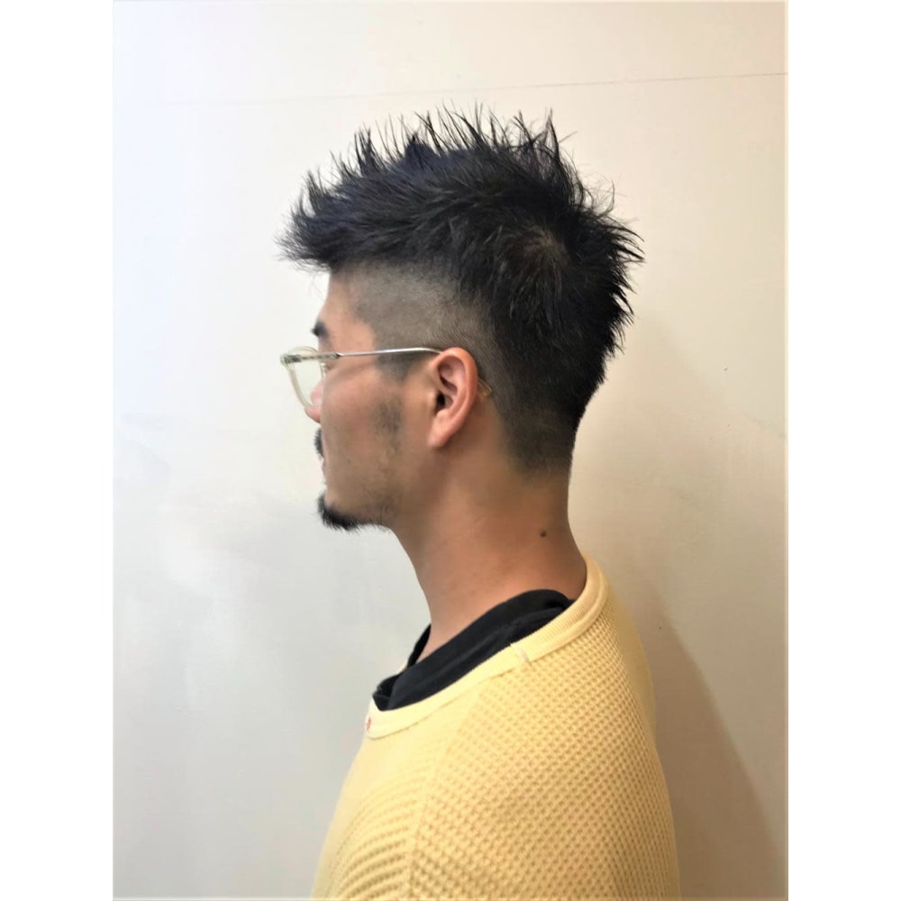 似合わせメンズ職人による ワイルドアップバング Laviere By R Evolut ラヴィエールバイレボルト のヘアスタイル 美容院 美容室を予約するなら楽天ビューティ