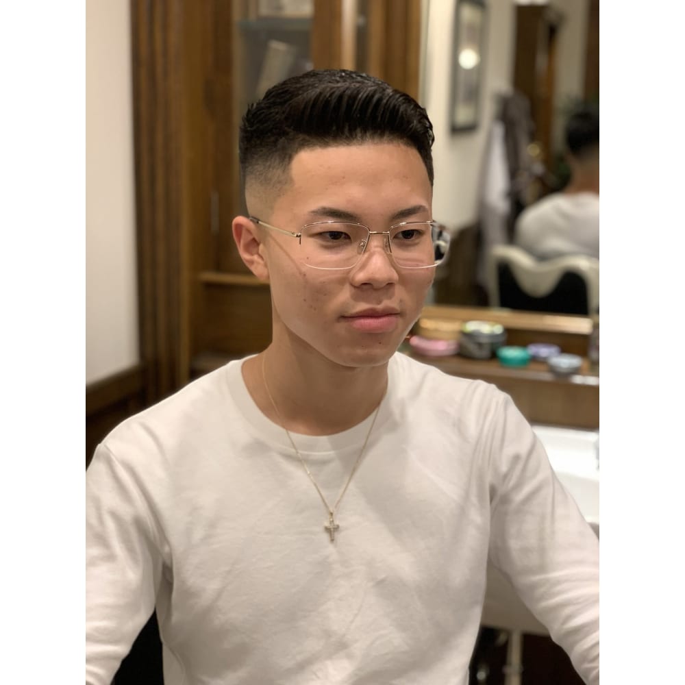 サイドパートスキンフェードスタイル Hiro Ginza Barbershop 神楽坂店 ヒロギンザバーバーショップ カグラザカテン のヘアスタイル 美容院 美容室を予約するなら楽天ビューティ サイドパートスキンフェードスタイル Hiro Ginza Barbershop 神楽坂店 ヒロギンザバーバーショップ カグラザカテン のヘアスタイル 美容院 美容室を予約するなら楽天ビューティ