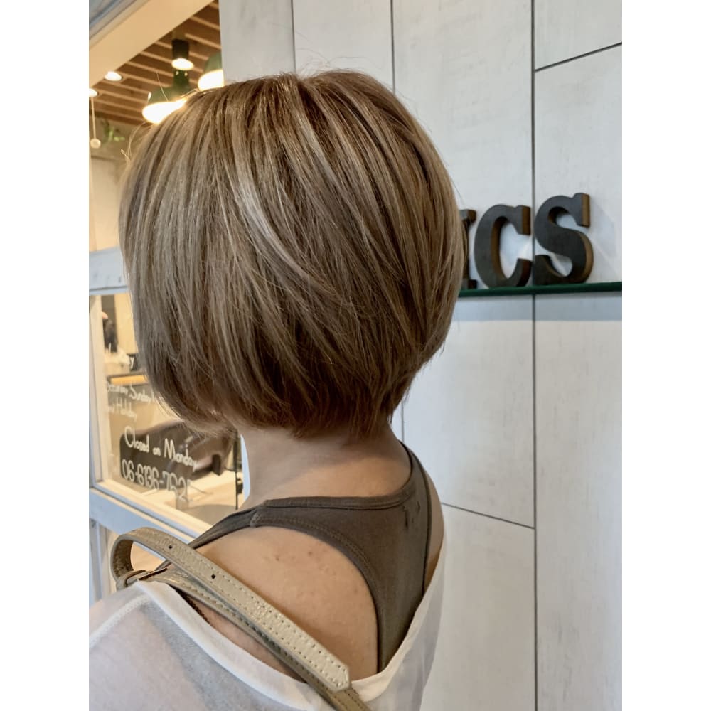 ホワイトブロンドベージュ Physics フィジックス のヘアスタイル 美容院 美容室を予約するなら楽天ビューティ ホワイトブロンドベージュ Physics フィジックス のヘアスタイル 美容院 美容室を予約するなら楽天ビューティ