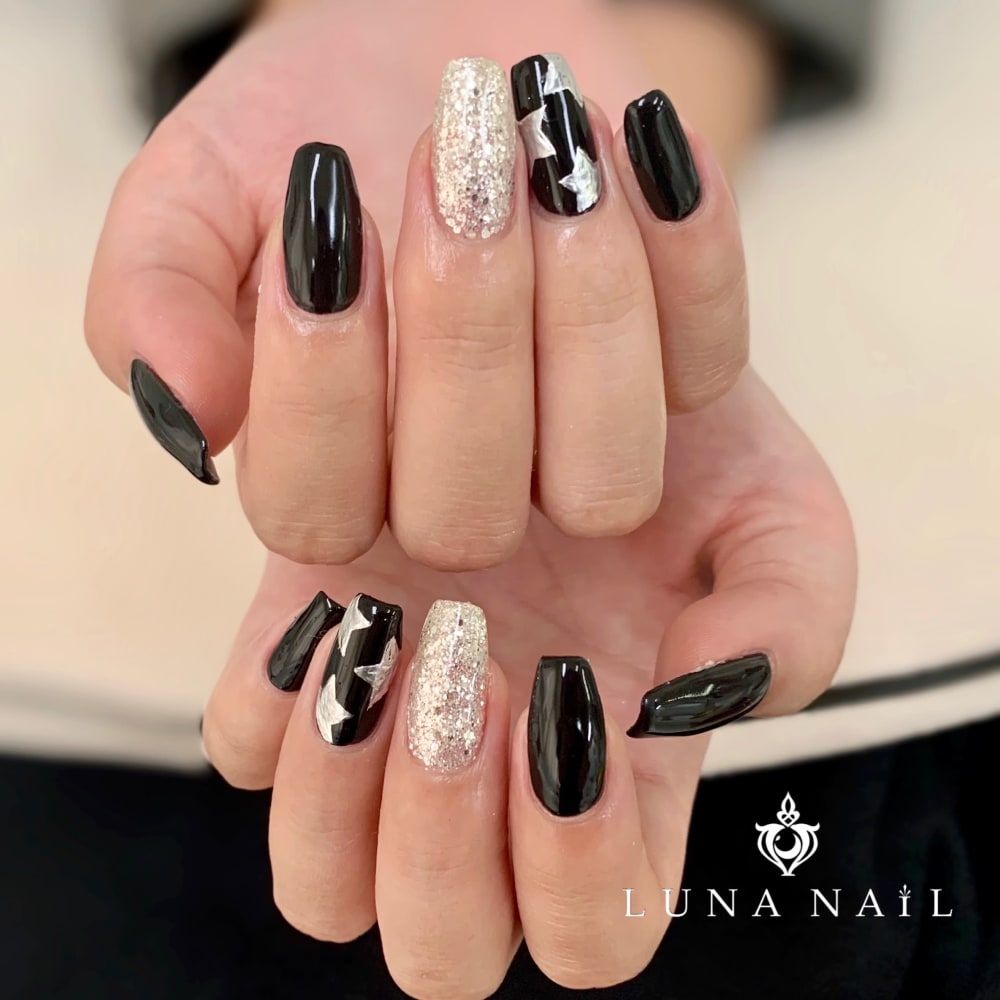 シルバー Luna Nail ルナネイル のネイルデザイン ネイル まつげサロンを予約するなら楽天ビューティ