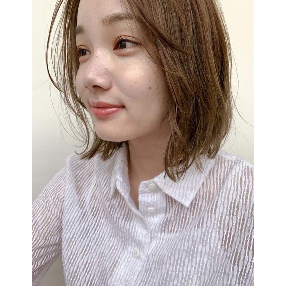ボブ 切りっぱなしボブ ミディアム Nalu ナル のヘアスタイル 美容院 美容室を予約するなら楽天ビューティ