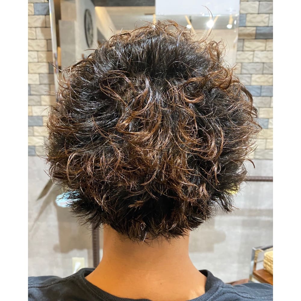 メンズツイストパーマスタイル Braeve Hair Design ブレイブ ヘア デザイン のヘアスタイル 美容院 美容室を予約するなら楽天ビューティ