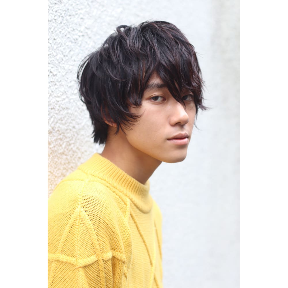 無造作に動くミディアムパーマ Boucle ブークル のヘアスタイル 美容院 美容室を予約するなら楽天ビューティ