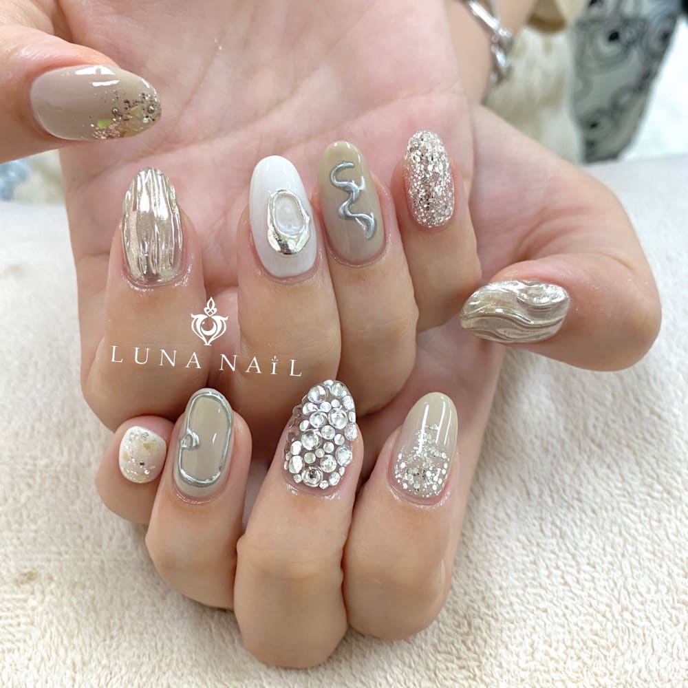 ベージュニュアンスネイル Luna Nail ルナネイル のネイルデザイン ネイル まつげサロンを予約するなら楽天ビューティ