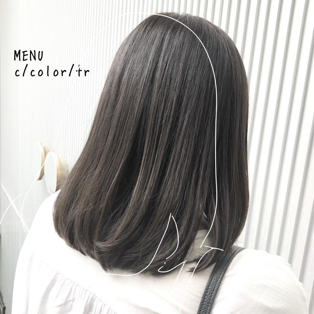 艶っぽくて柔らかいグレージュカラー Vicca 南青山店 ヴィッカミナミアオヤマテン のヘアスタイル 美容院 美容室を予約するなら楽天ビューティ