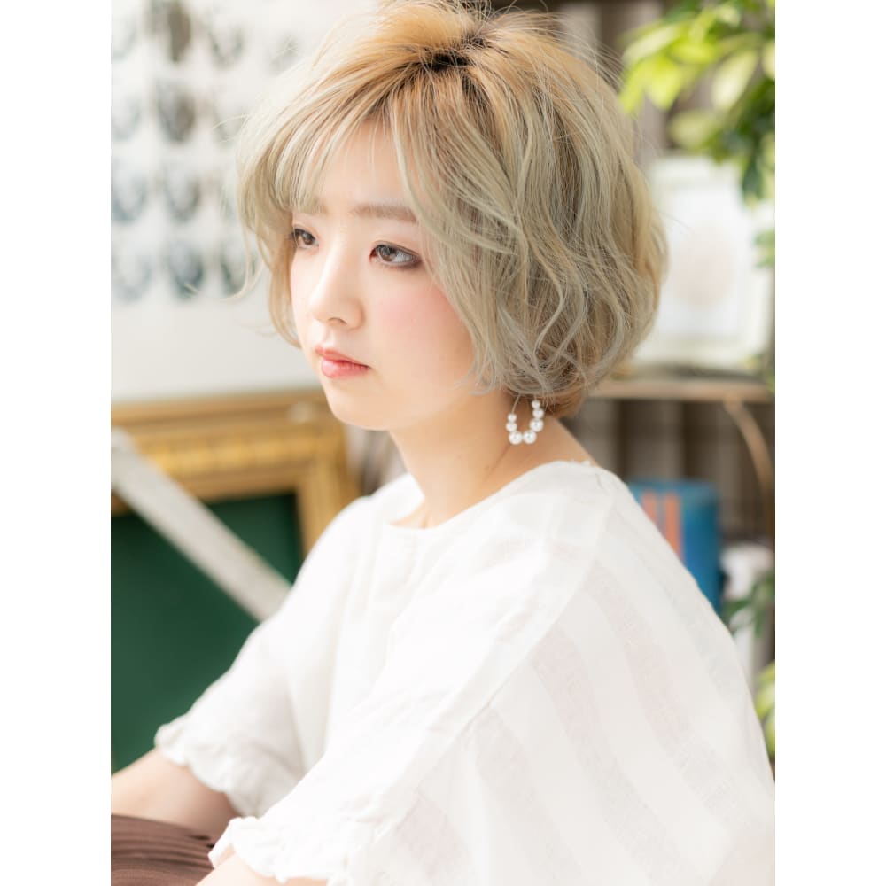 個性的ハイトーン 外国人風エアリーボブ シースルーバング Cover Hair Bliss 戸田公園西口店 カバーヘアブリス トダコウエンニシグチテン のヘアスタイル 美容院 美容室を予約するなら楽天ビューティ